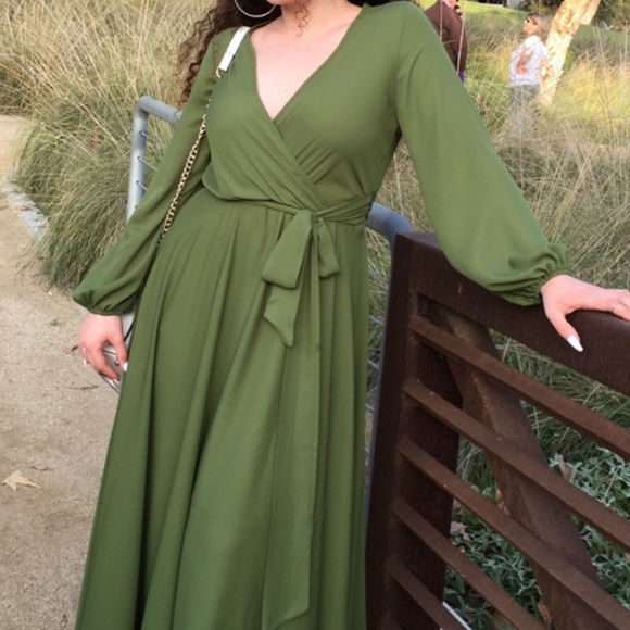 Beautiful Green maxi dress - Picture 6 of 8